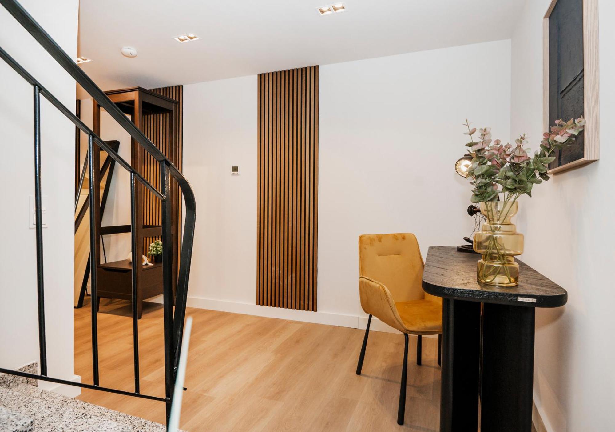 S331 - Luxurious Two Bedroom Duplex In * Köln