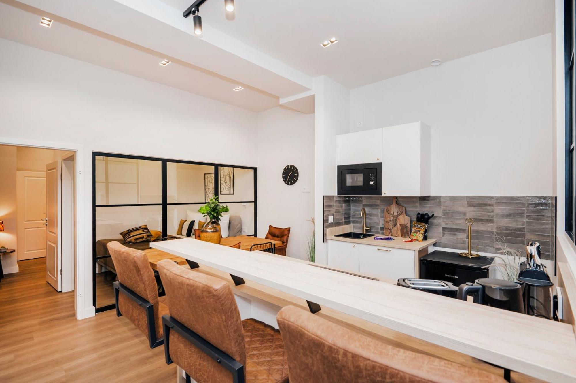 S331 - Luxurious Two Bedroom Duplex In * Köln